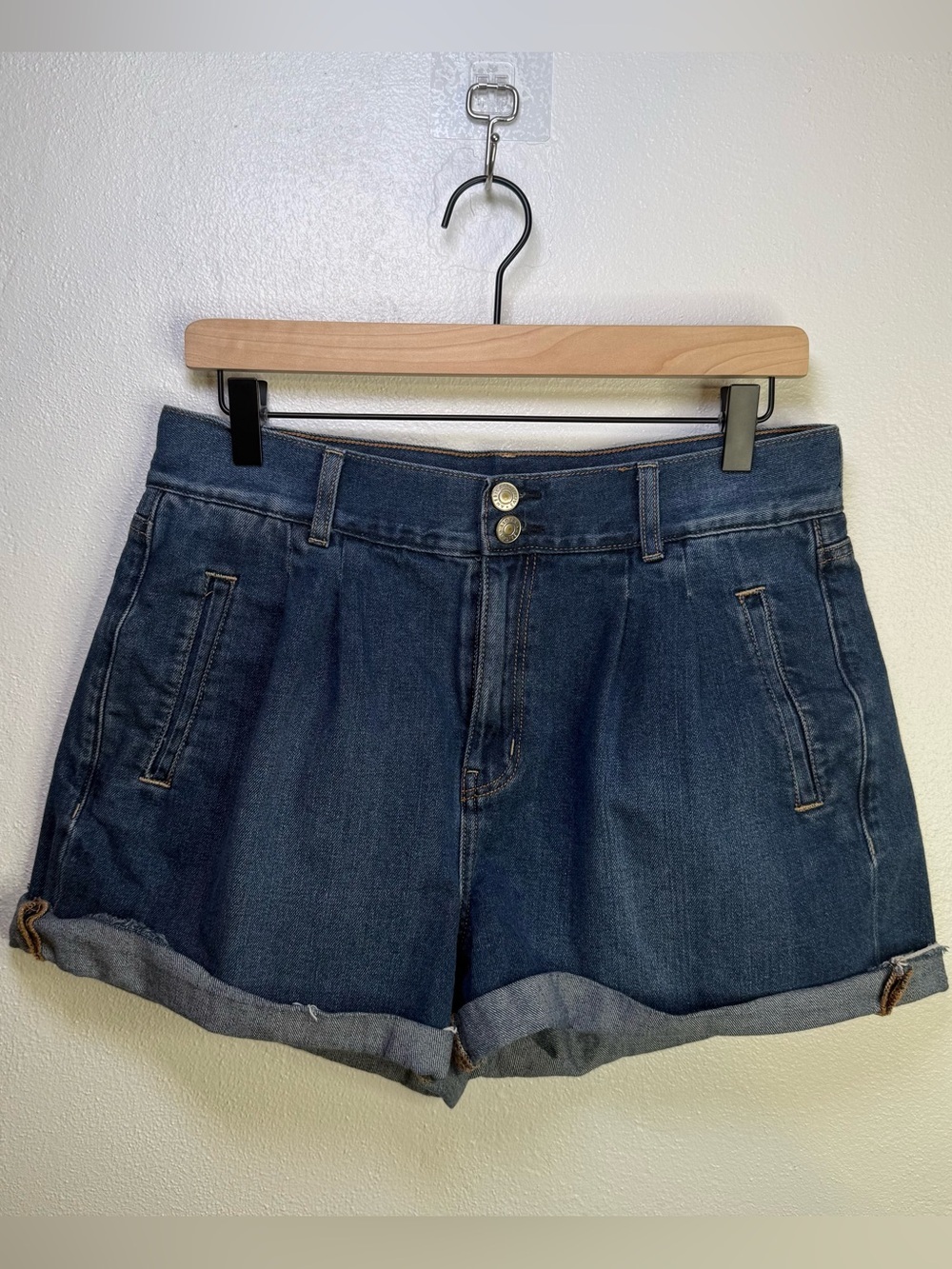 American Eagle Mom Shorts, Classic Dark Blue Denim with Rolled Hem Size 10 Boho - Picture 2 of 15